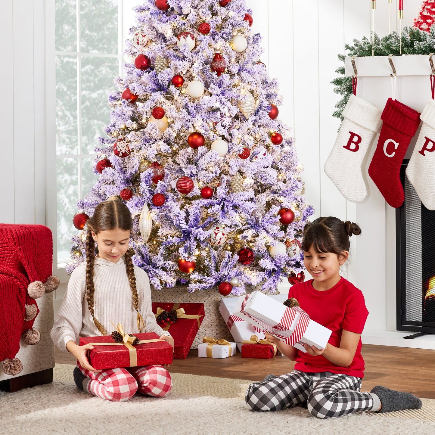 Pre-lit Christmas Tree, Snow Flocked Holiday Decor w/Twinkle Lights