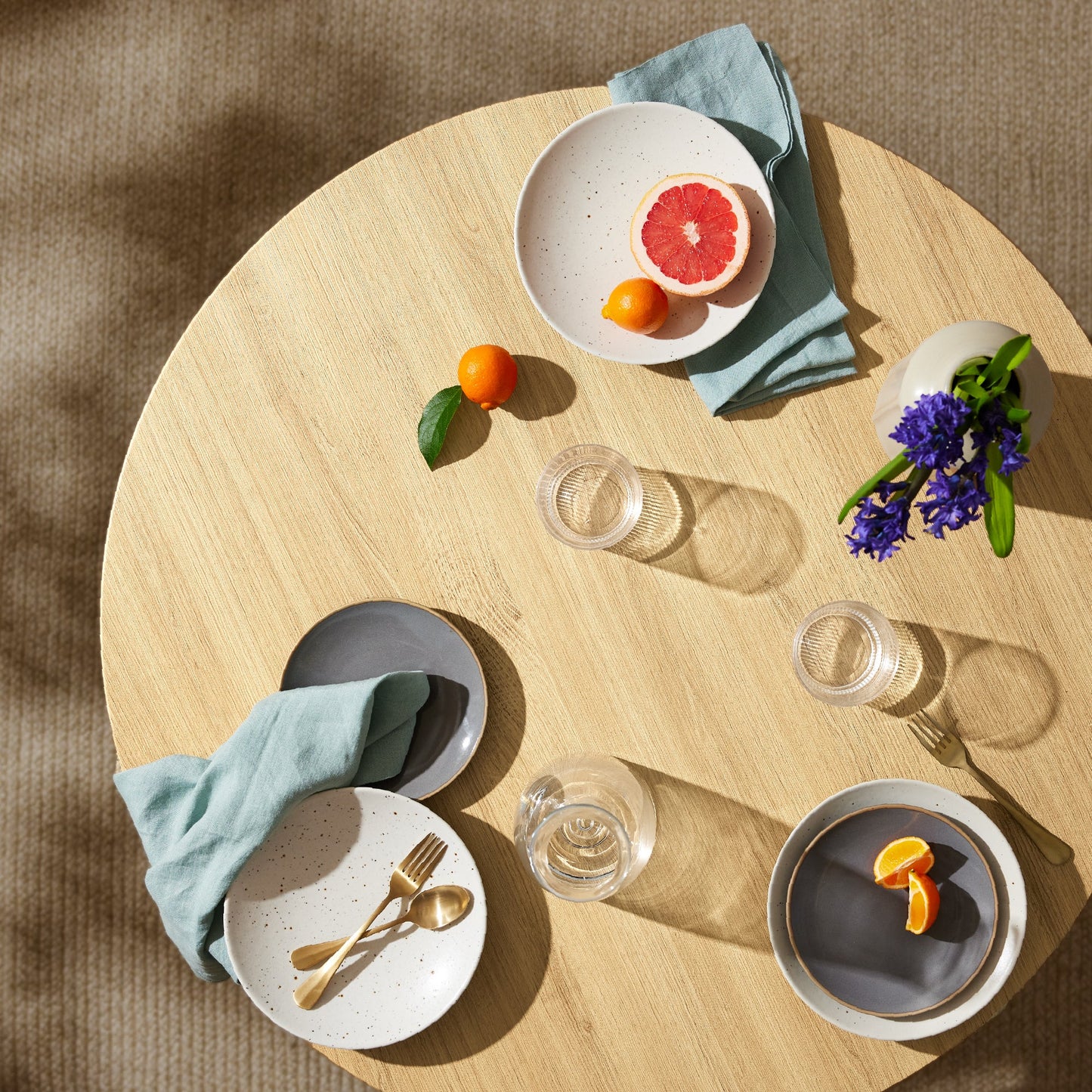 Round Dining Table w/Steel Legs